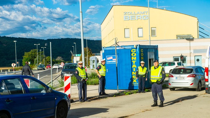 Rakúsko predĺžilo kontroly na hraniciach so Slovenskom
