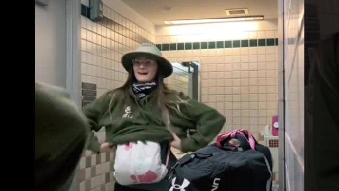 Žena zverejnila na internete svoj podvod