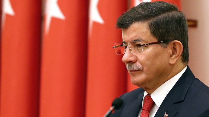 Turecký premiér Ahmet Davutoglu.