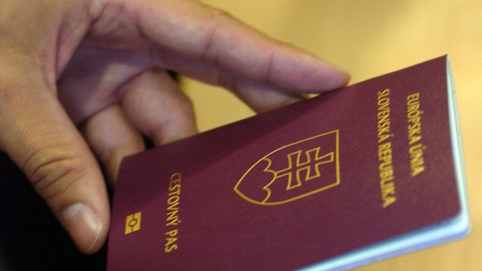 Zatiaľ identifikovali 30-tisíc problémových pasov. Ten svoj si budete môcť onedlho overiť online