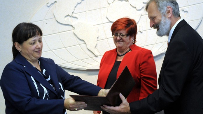 Jarmila Tkáčová (vpravo) na archívnej snímke.