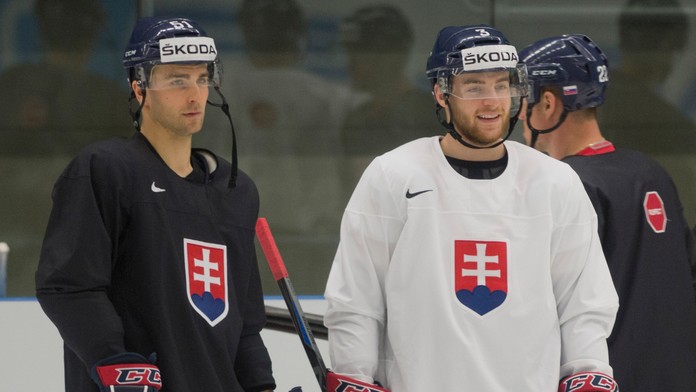 Dominik Graňák a Adam Jánošík počas tréningu deň pred zápasom Slovensko - Dánsko.