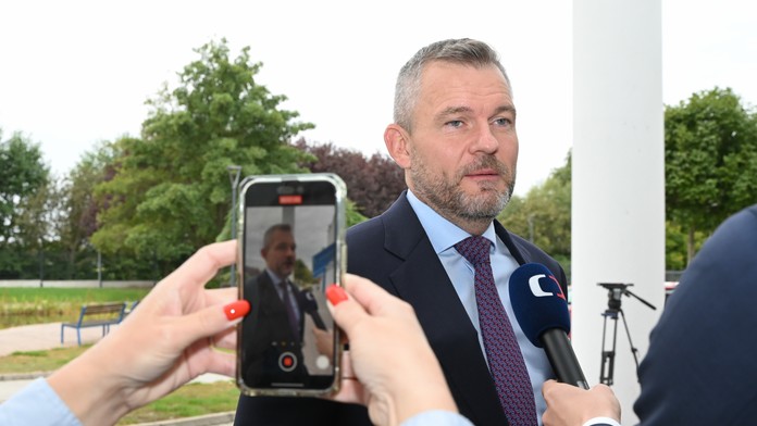 Ako sa rozhodne Pellegrini? Hlas aj tak ani jednu koalíciu neprežije (+ možné scenáre)