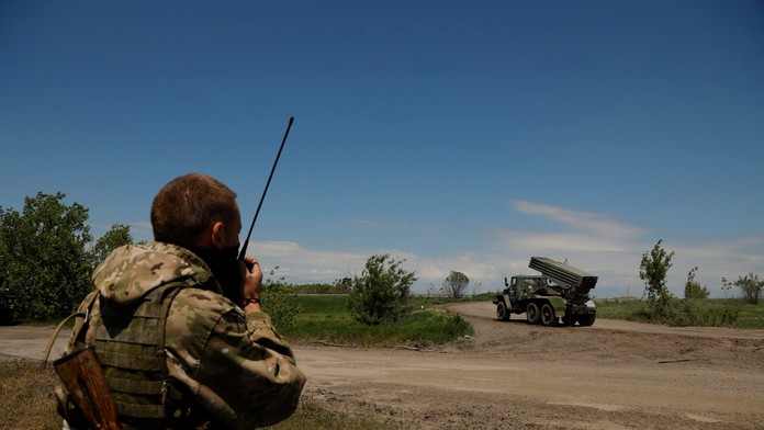 Dodávka nových zbraní na Ukrajinu zvyšuje riziko vtiahnutia USA do konfliktu