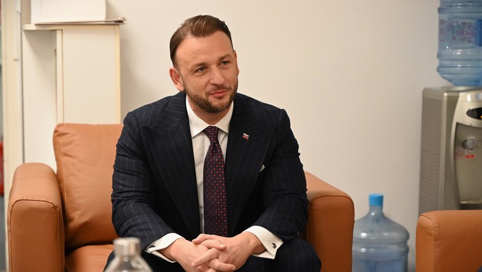 Matúš Šutaj Eštok.