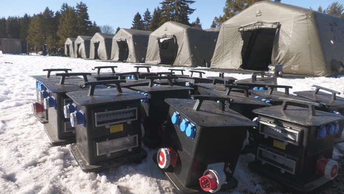 V areáli utečeneckého tábora na Liptove našli stopy medveďa. Zasahuje už špeciálny tím