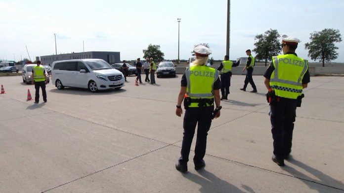 Prísnejšia kontrola na hraniciach s Rakúskom. 