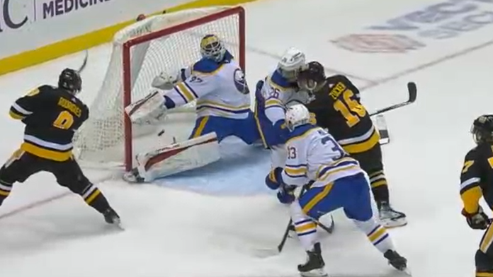 Malcolm Subban neuveriteľne zabránil gólu.