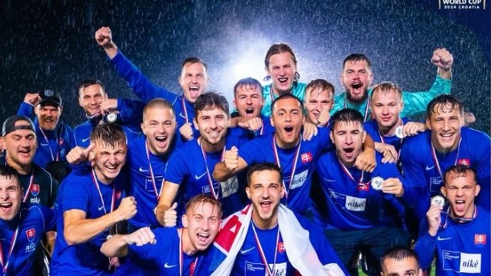Slovenskí reprezentanti v malom futbale po víťazstve na MS do 23 rokov