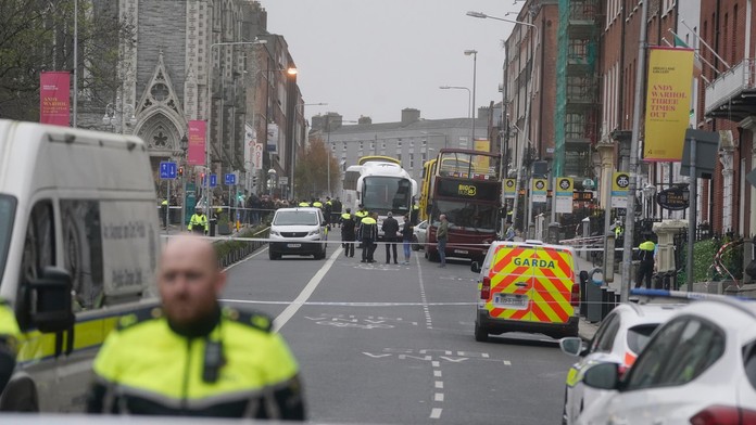 Krvavá dráma v Dubline: Útočník pobodal nožom najmenej 5 ľudí, sú medzi nimi aj deti