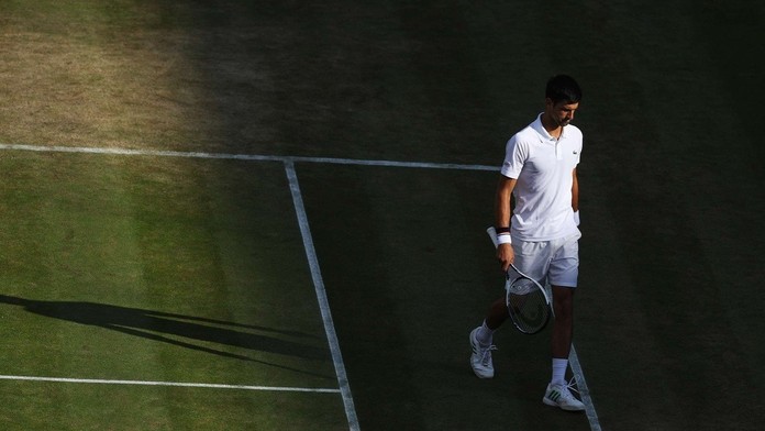 Novak Djokovič počas štvrťfinále Wimbledonu.