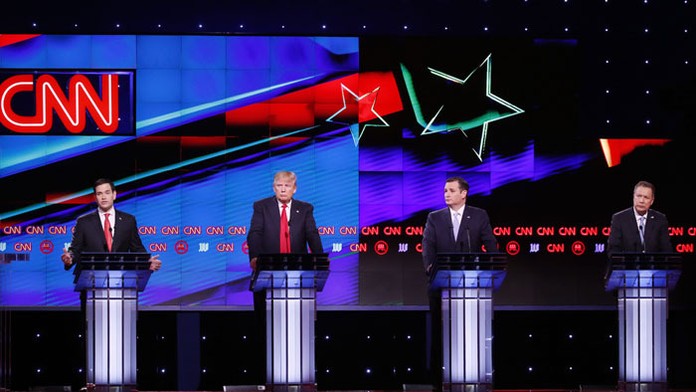 Republikánski prezidentskí kandidáti zľava, Marco Rubio, Donald Trump, Ted Cruz a John Kasich počas televíznej debaty.