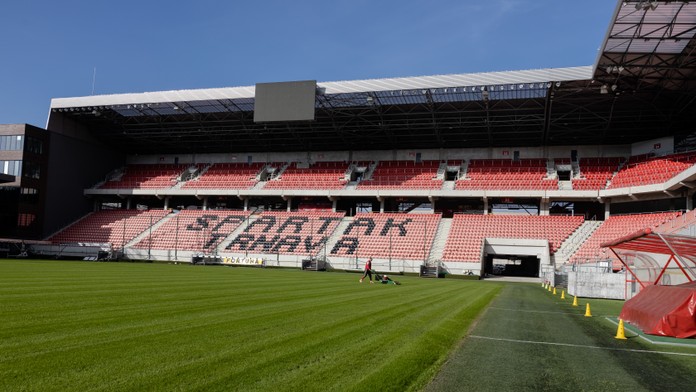 Svadba na štadióne či skriňa plná Spartaka Trnava. Je toto najoddanejší fanúšik na Slovensku?