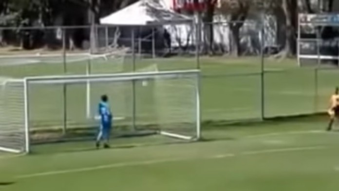 Situácia pred sídlom NS pred pojednávaním o rozpustení ĽSNS.