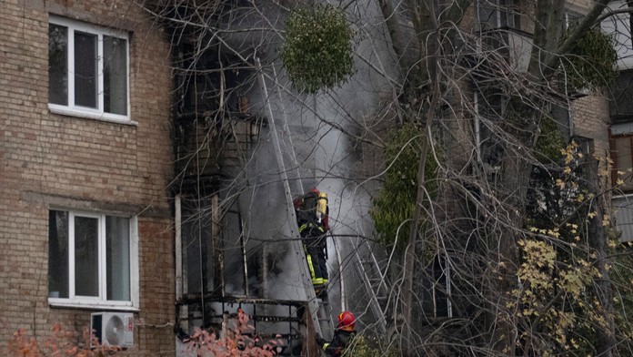 Väčšina odberateľov už má po ruských útokoch znova elektrinu. Lídri NATO a G7 ich označili za barbarské