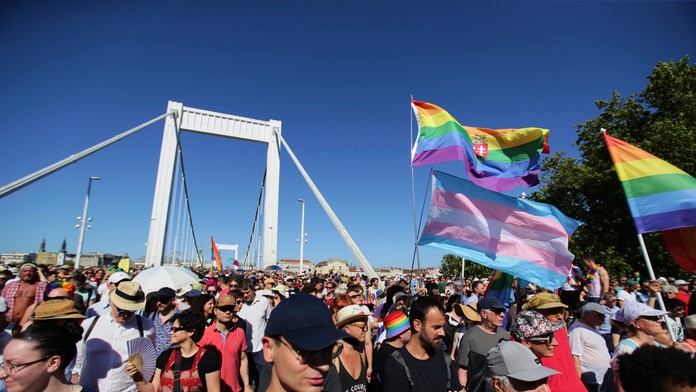 Maďarský zákon o LGBTI porušuje pravidlá Únie, rozhodol Súdny dvor EÚ