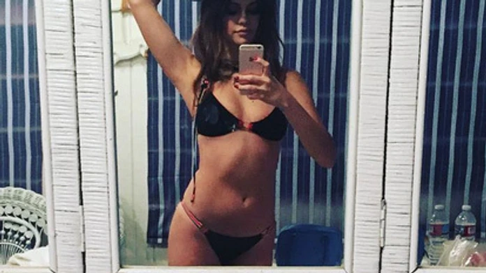 selena2.jpg