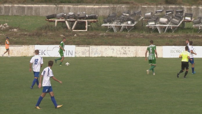 Nová internetová výzva: Zvieranie ohorkov do fľaše.