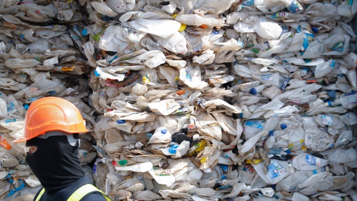 Starosta bratislavskej Petržalky Ján Hrčka s riaditeľkami MŠ.