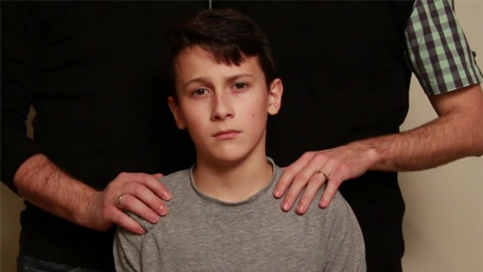 Chlapec z videa, na ktoré podal Juraj Miškov trestné oznámenie.