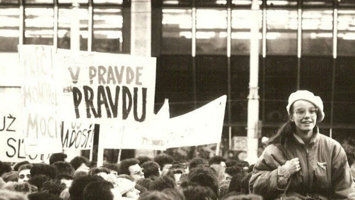 Demonštrácia na Námestí SNP v Bratislave, kde ma zachytil fotograf.