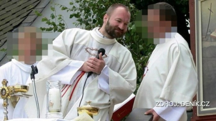 17 ZAHR Knaz zneuzival NOVA.transferweb_jpg_bez_watermarku_1.jpg