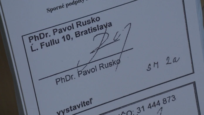Sporné podpisy.