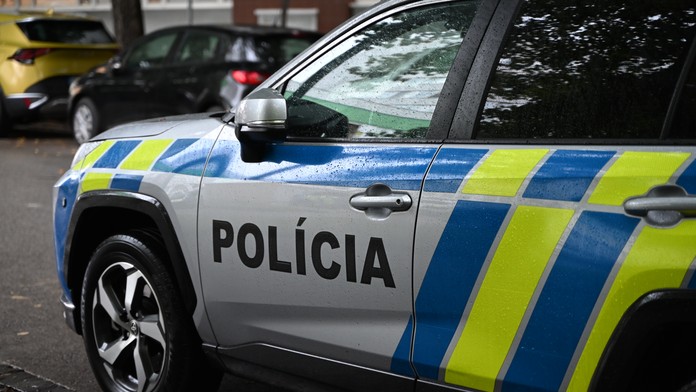 Dopravná nehoda v Trenčianskom kraji. Cesta je neprejazdná