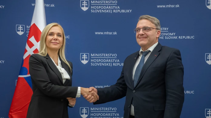 Denisa Saková a konateľ Porsche Werkzeugbau s.r.o. Pavol Turňa