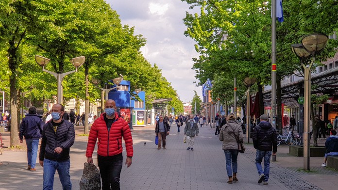 V Nemecku odhlasovali zrušenie protipandemických obmedzení, hoci miera infekcie je stále vysoká