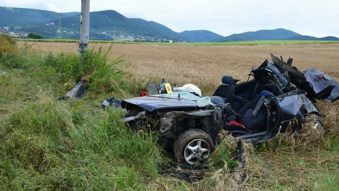Smrteľná nehoda pri Trenčianskych Miticiach.