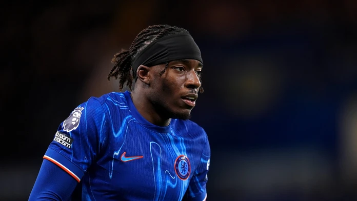 Arsenal priviedol očakávanú posilu z konkurenčnej Chelsea. Fanúšikovia spísali petíciu proti príchodu Maduekeho