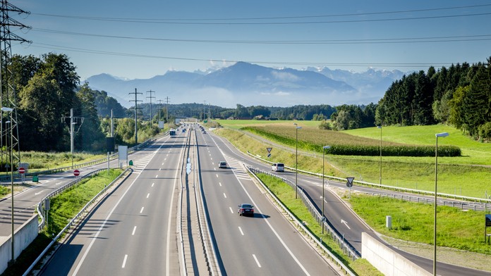 Dobrá správa pre motoristov. Obľúbená európska krajina začína s predajom elektronických diaľničných známok