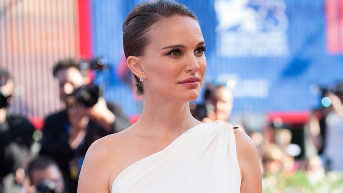 Nádherná Natalie Portman oznámila, že čaká dieťa. Išlo to aj bez slov