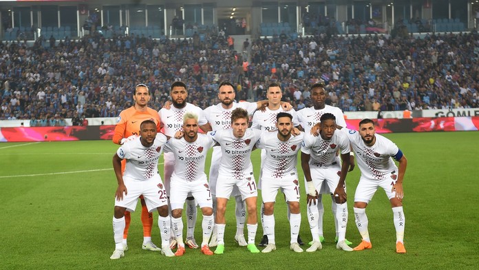 Turecké kluby reagujú na ničivé zemetrasenie. Jeden už z ligy odstúpil, ďalší zvažuje to isté