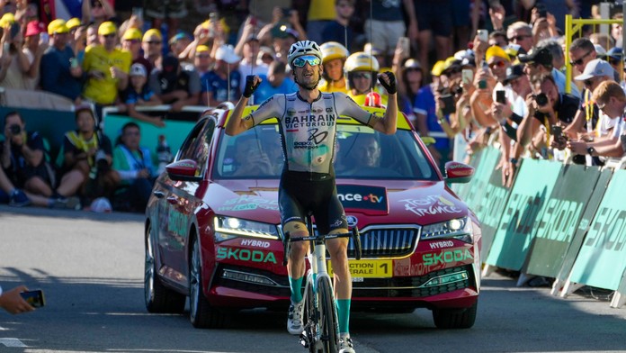 V tieni Mont Blancu Poels zničil Van Aerta. Vingegaard dnes udržal Pogačara pod kontrolou