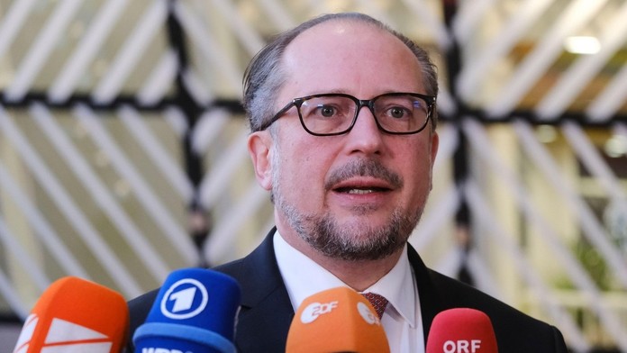 Rakúsko vyhostilo štyroch ruských diplomatov