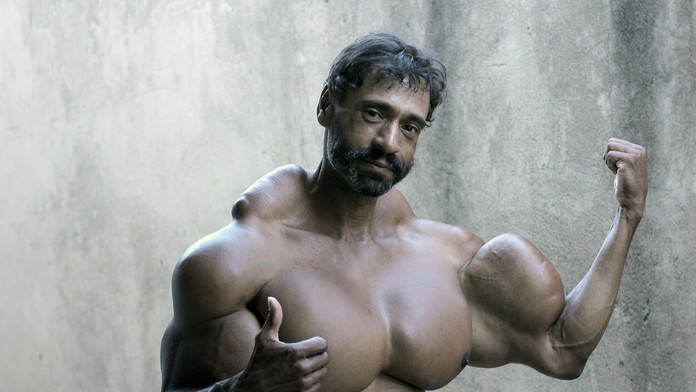 Valdir sa sám sebe páči.