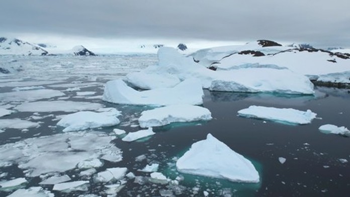 Zabudnite na oteplenie. Európu môžu zasiahnuť arktické zimy, varujú vedci