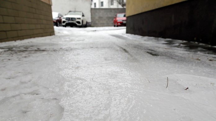 SHMÚ: Na juhozápade Slovenska hrozí poľadovica, na severe silné nočné mrazy