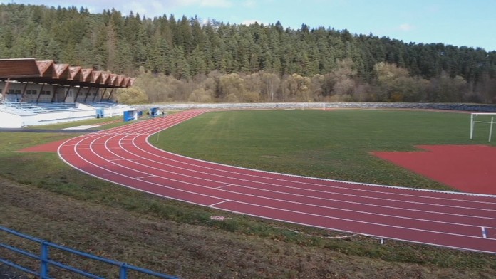 Zrekonštruovaný atletický štadión v Čadci.