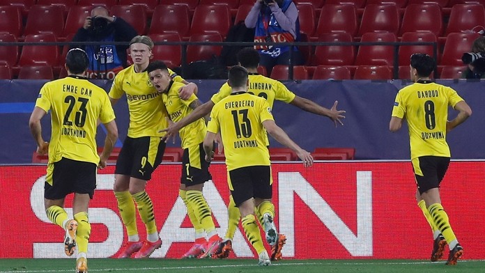 Ľudovít zadržiaval predavačku ako rukojemníčku.