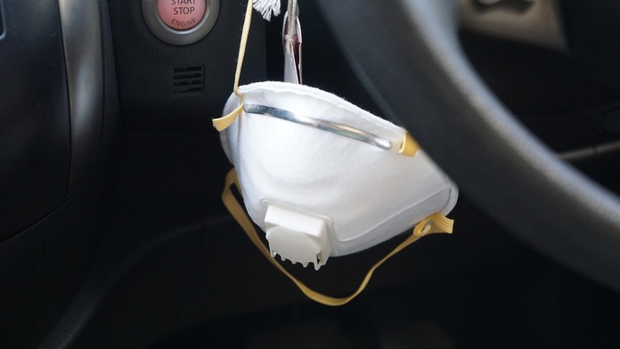 Rúško ako povinnosť v každom aute. Zisťovali sme, či sa nemeckou novinkou inšpiruje aj Slovensko