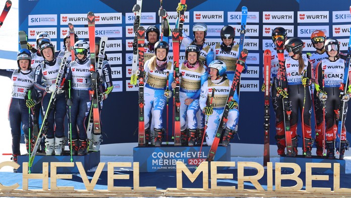 Na štarte takmer skočil šípku. O triumfe USA v tímovej súťaži rozhodla hrubá chyba Nóra