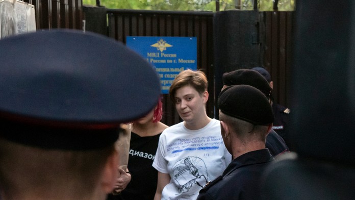 Aktivistky Pussy Riot po prepustení z väzenia opäť zadržali