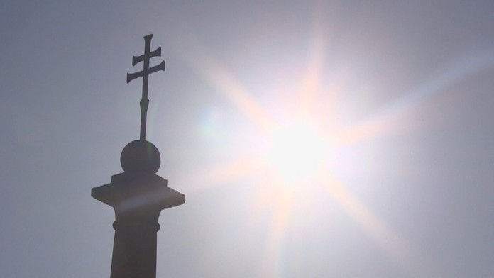 Slnečné počasie vylákalo ľudí do záhrad.