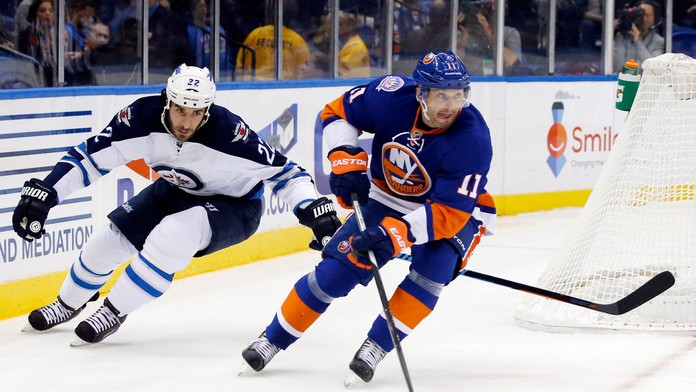 Obranca New Yorku Islanders Ľubomír Višňovský 