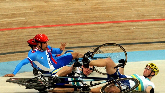 Slovenský paralympionik Vladislav Janovjak s pilotom Jurajom Petrovičom (v pozadí).