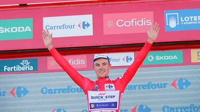 Yves Lampaert sa teší z triumfu v druhej etape Vuelty.