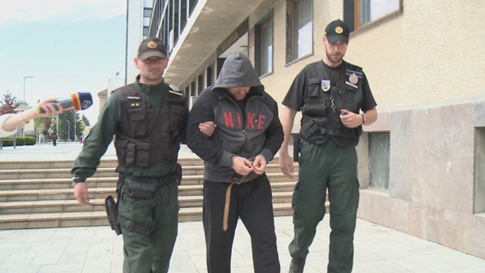 1_fronko_WC_tvnoviny.mp4